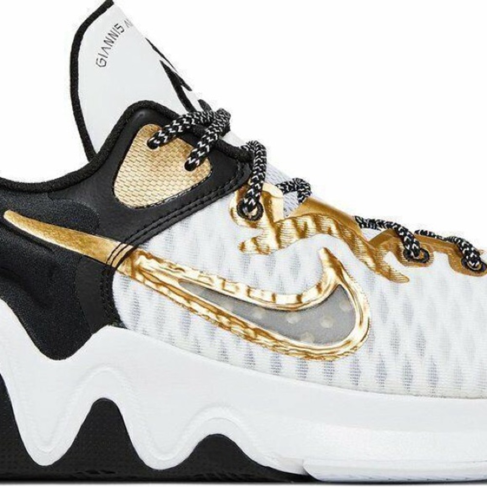 Nike Black and Gold Sneakers size 9.5 - Picture 2 of 8